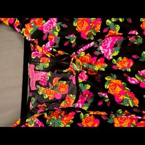 Small Betsey Johnson floral top